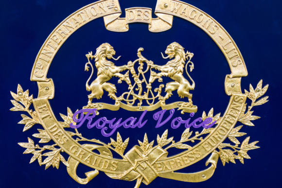 Royal Voice: A Delicate Script Font for Editorial Elegance
